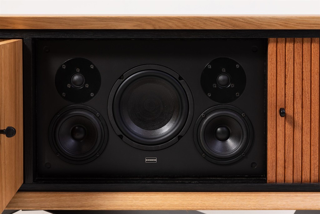 Hi-fi cabinet — detail