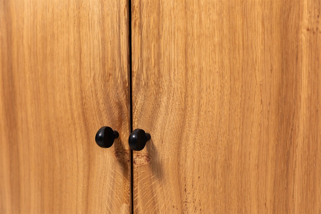 Hi-fi cabinet — detail