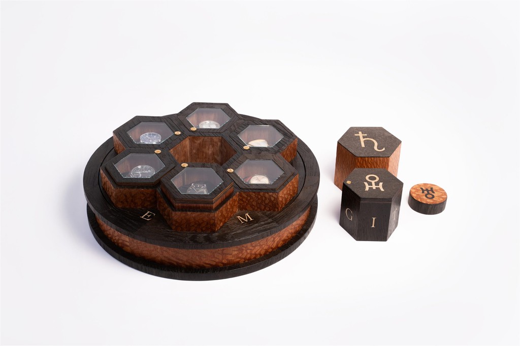 Watch box — detail
