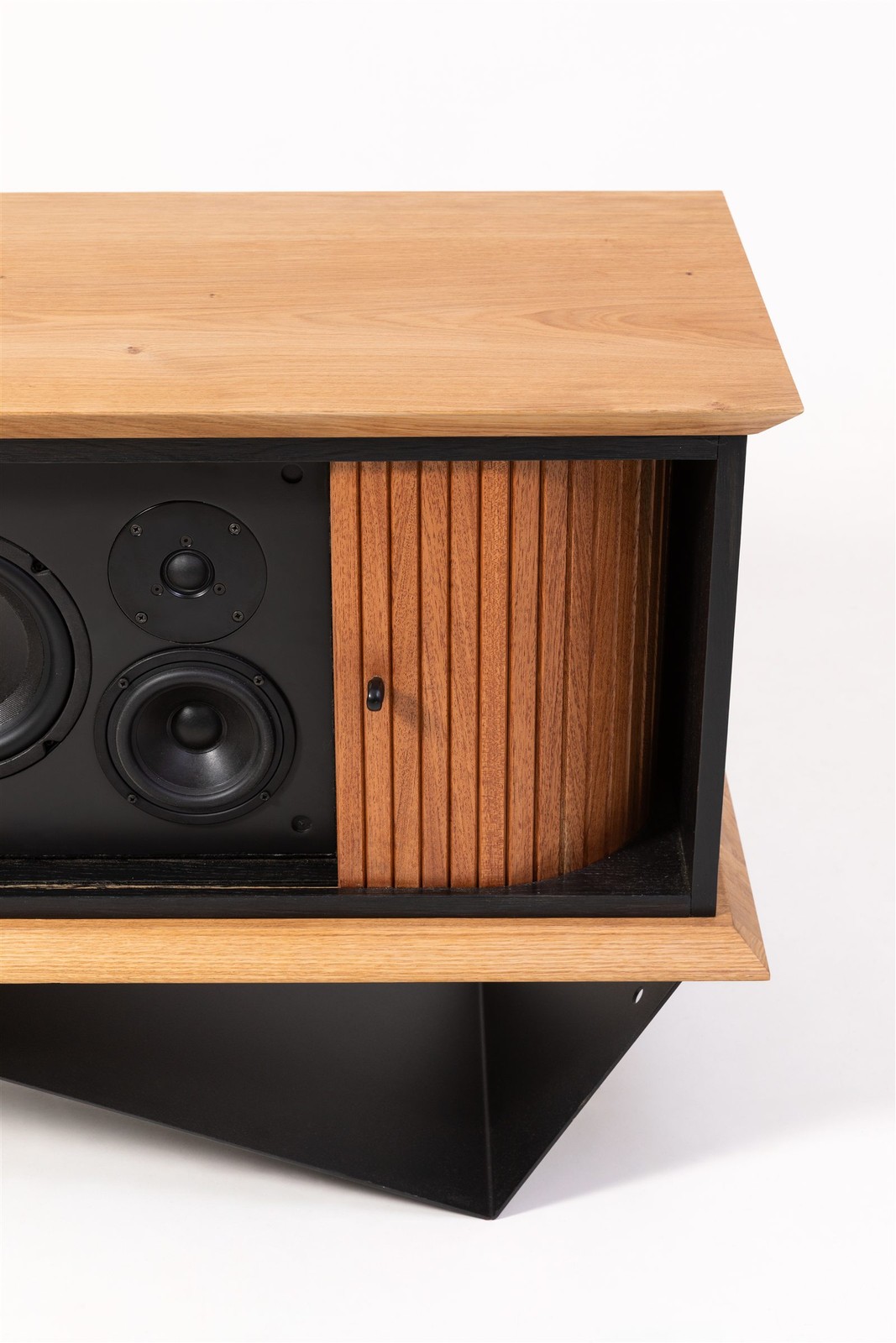 Hi-fi cabinet by EBANIA