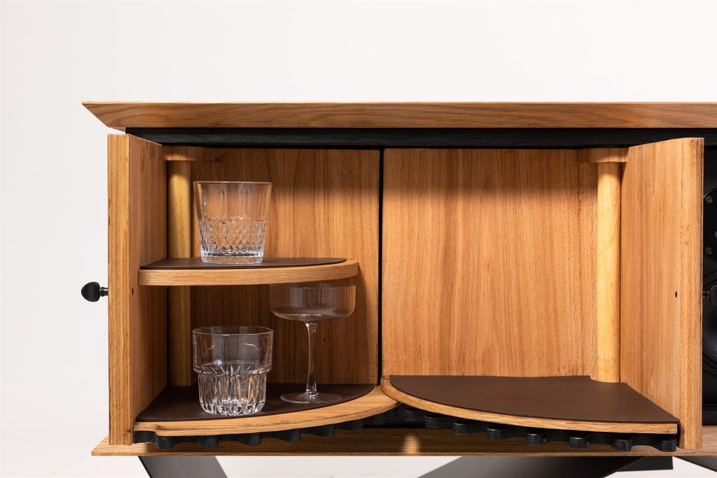 Hi-fi cabinet — detail